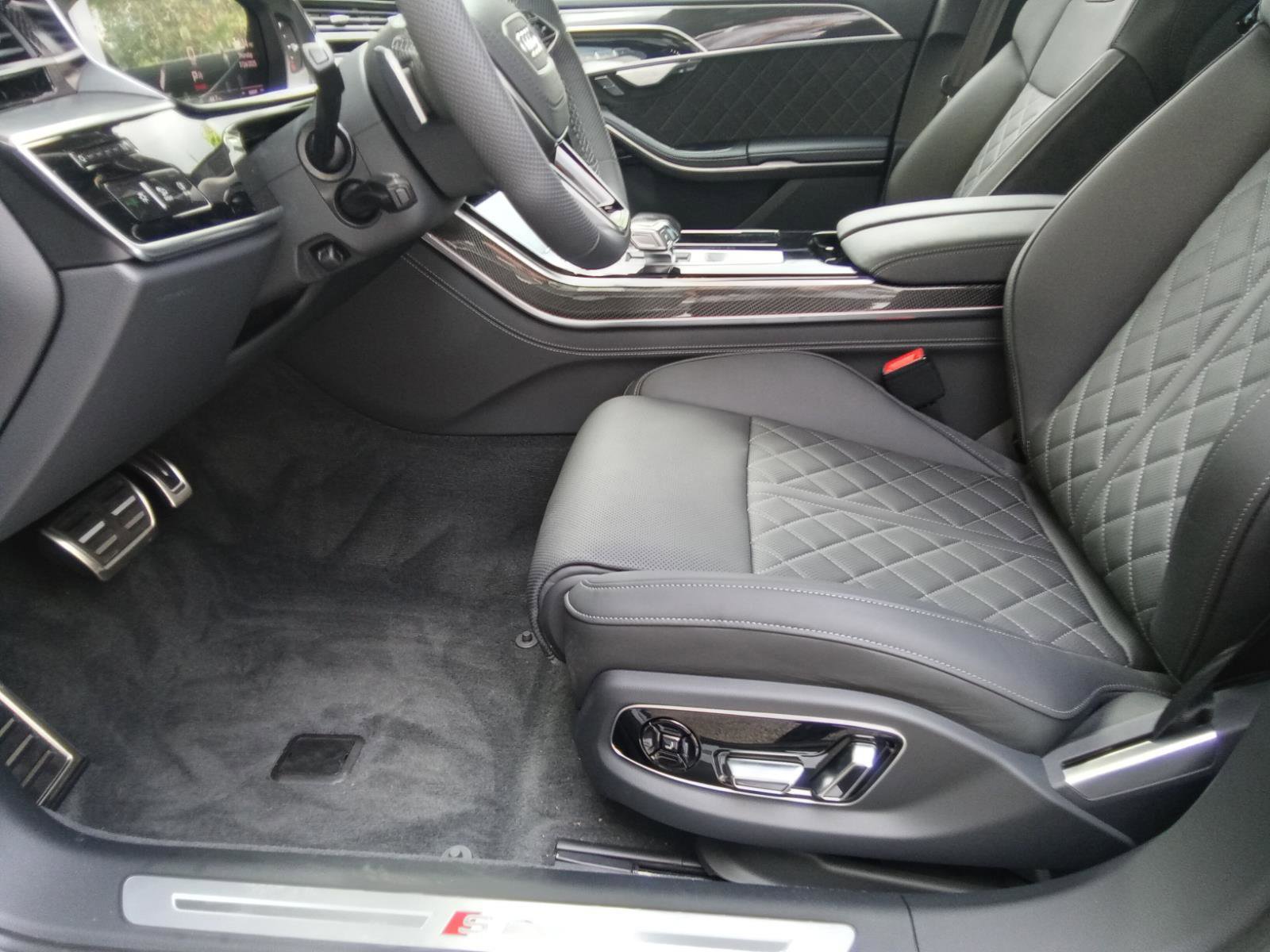 New 2025 Audi S8 image 12