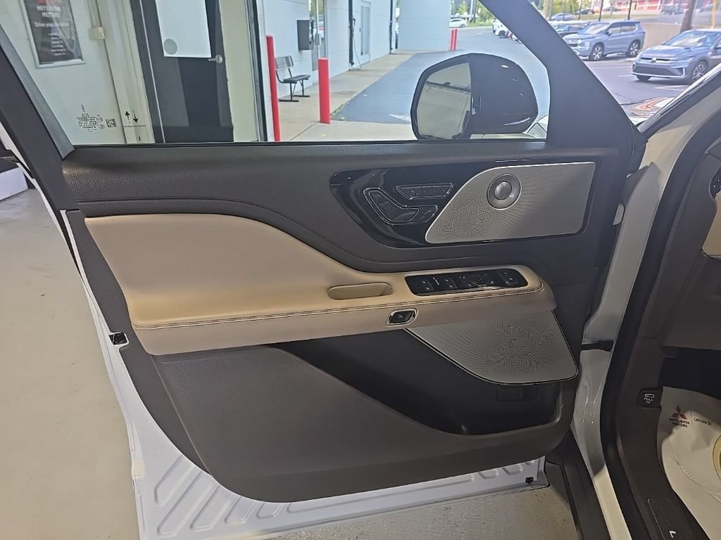 Used 2020 Lincoln Aviator Reserve w/ Equipment Group 202A AWD/4WD image 9