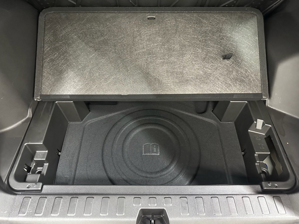 Certified 2024 Chevrolet Equinox LT w/ LPO, Floor Liner Package image 35