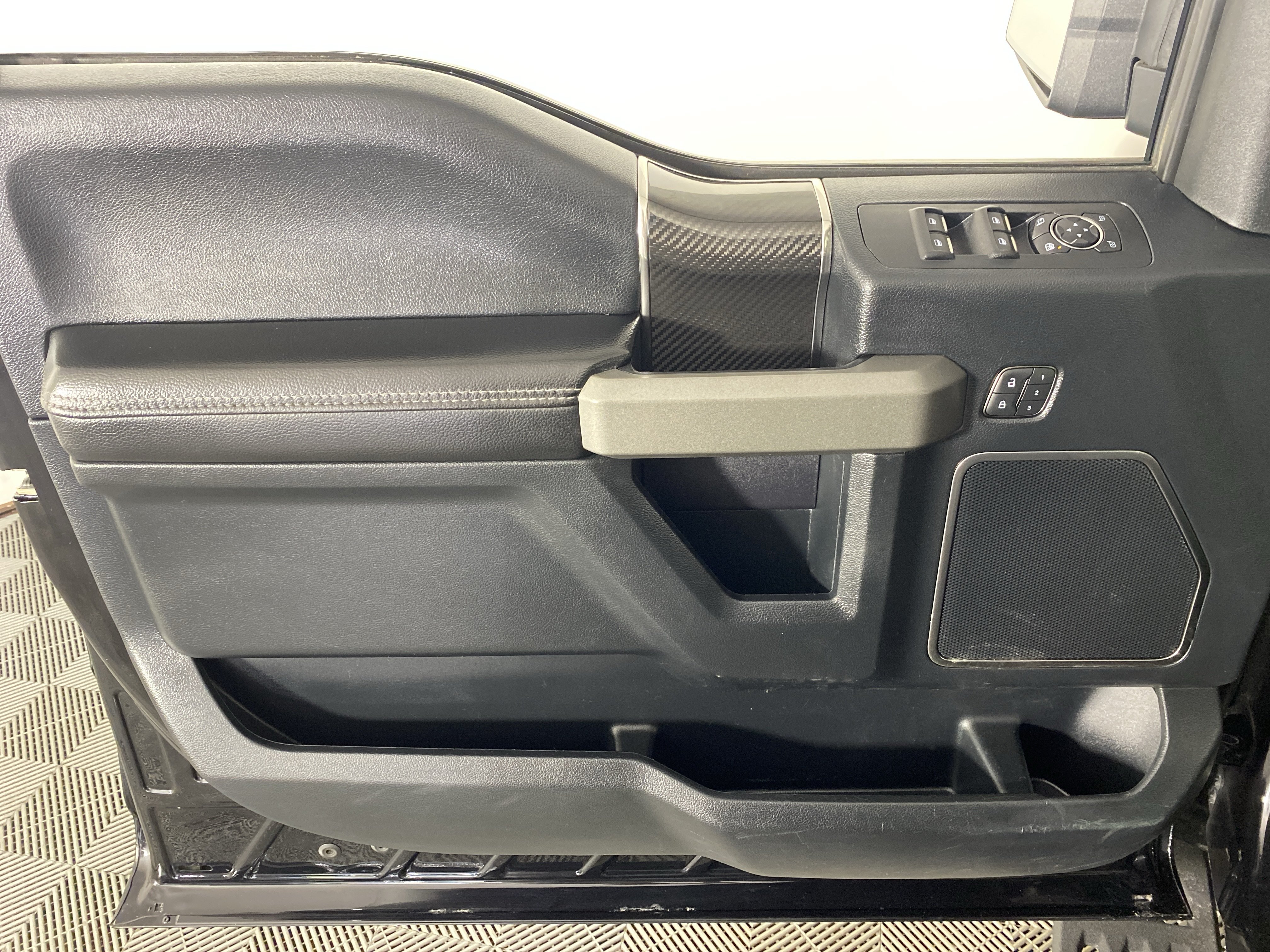 Used 2019 Ford F150 Raptor w/ Equipment Group 802A Luxury AWD/4WD image 14