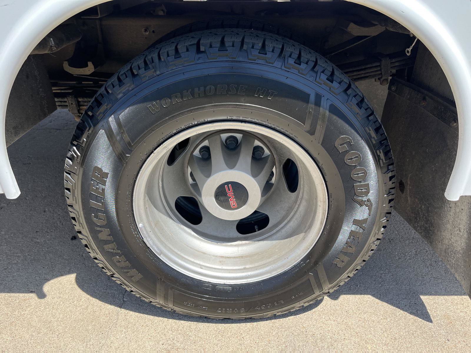 Used 2018 GMC Sierra 3500 4x4 Regular Cab w/ Sierra Convenience Package image 9