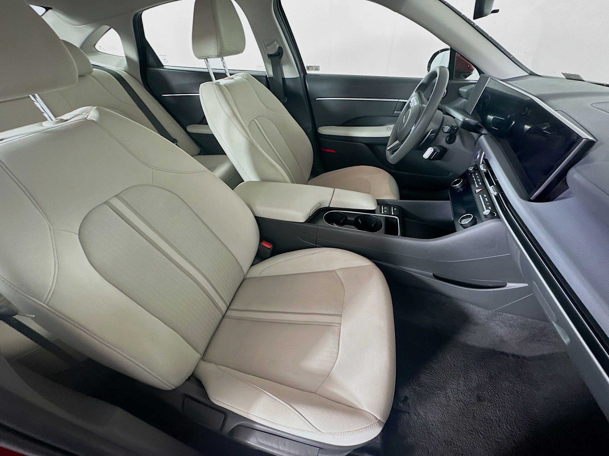 Used 2025 Hyundai Sonata SEL FWD image 31