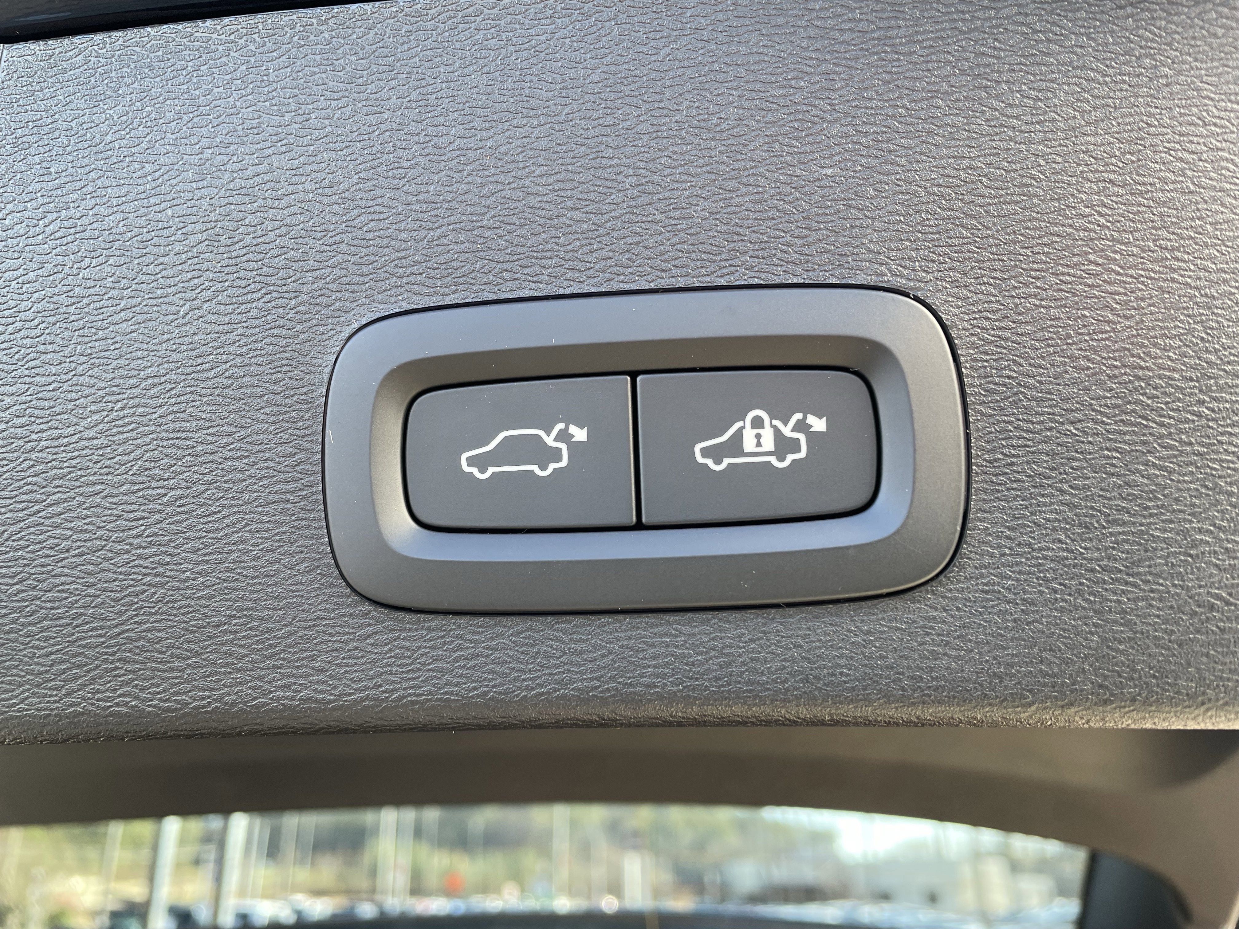 New 2026 Volvo XC40 B5 Core image 9