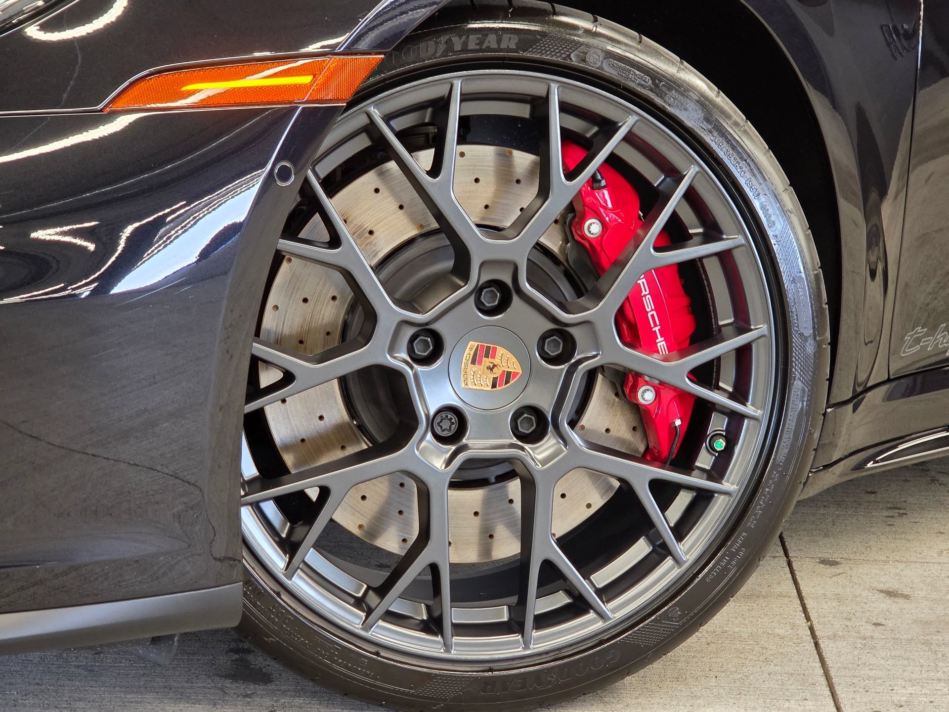 Certified 2026 Porsche 911 Targa 4 GTS AWD/4WD image 24