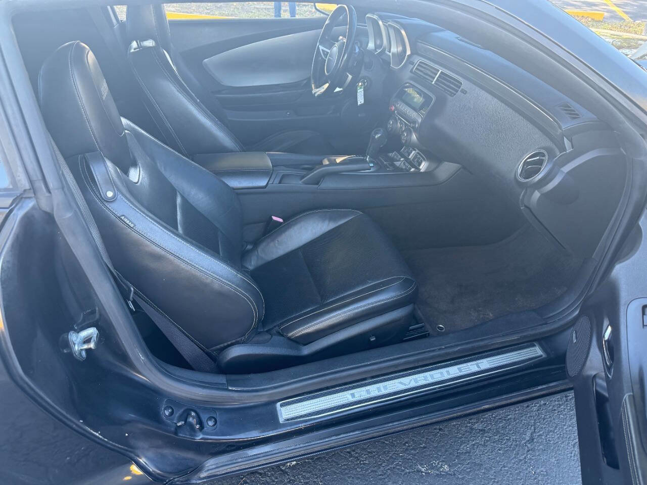 Used 2010 Chevrolet Camaro SS image 2