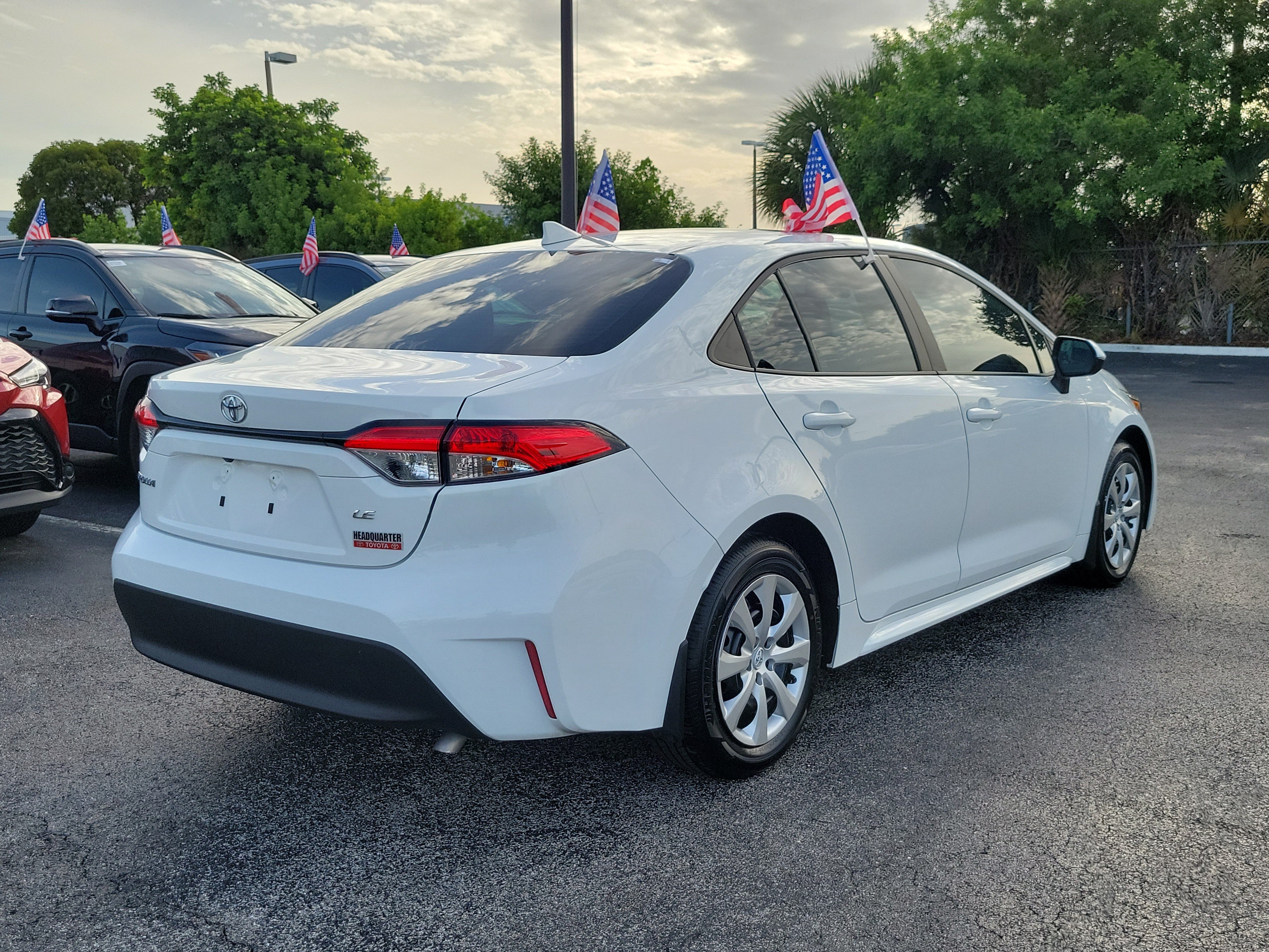 Used 2025 Toyota Corolla LE FWD image 12