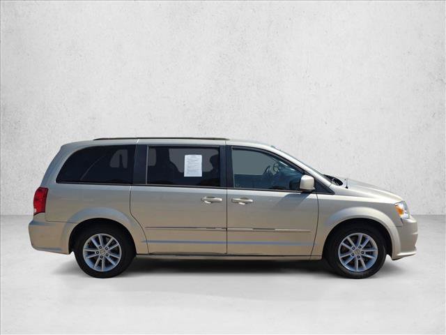 Used 2015 Dodge Grand Caravan SXT w/ Rear Park Assist Package FWD image 4