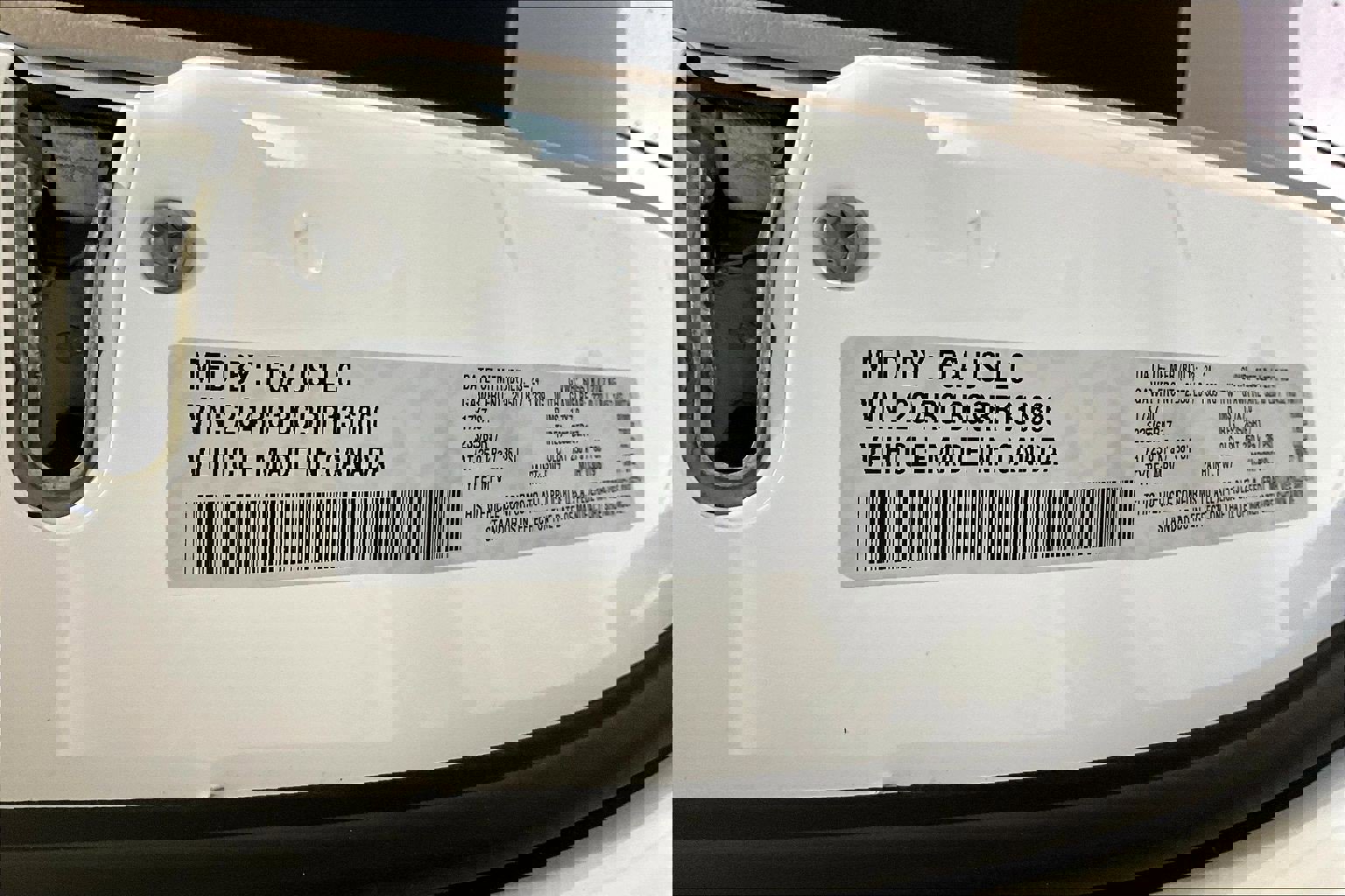 Used 2024 Chrysler Pacifica Touring-L image 19