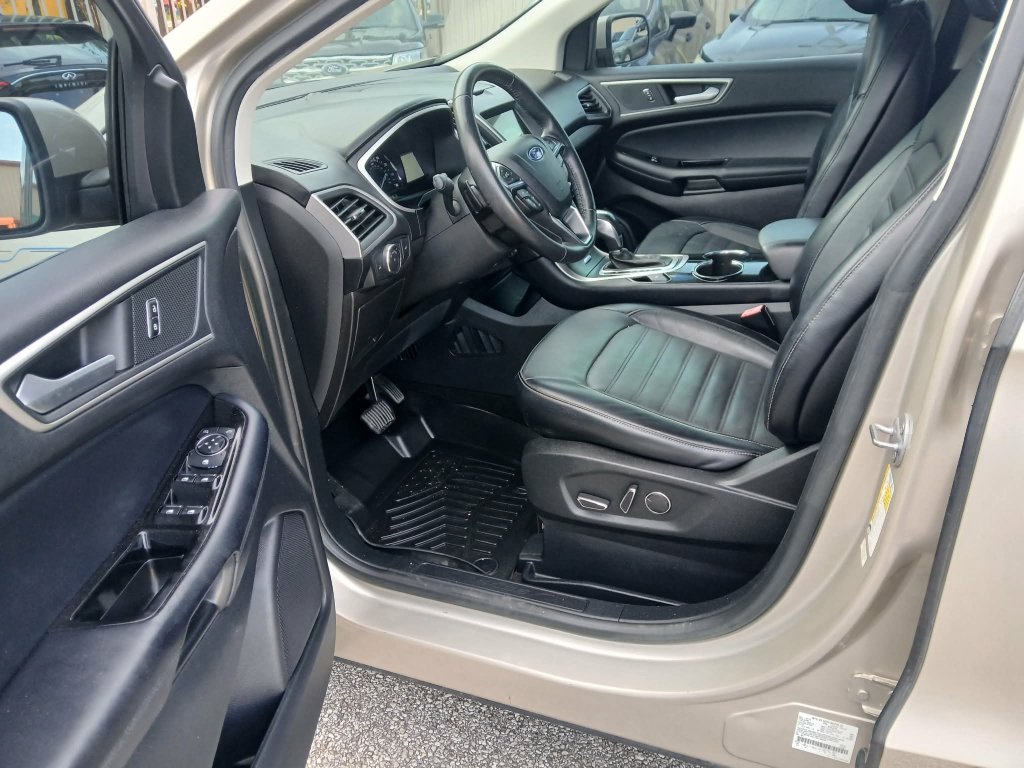 Used 2018 Ford Edge SEL w/ Equipment Group 201A FWD image 9