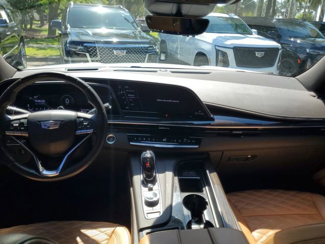 Used 2022 Cadillac Escalade ESV Premium Luxury AWD/4WD image 15
