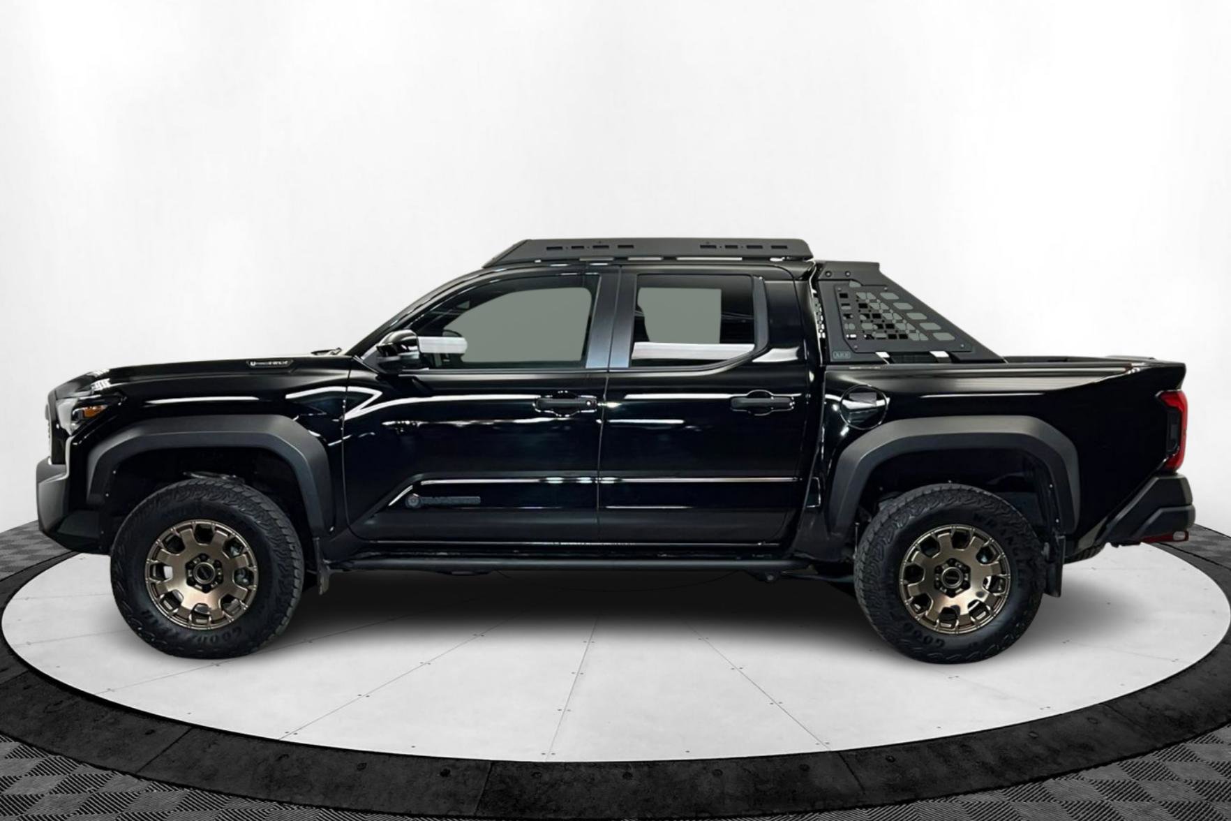 Used 2024 Toyota Tacoma Trailhunter Hybrid image 2