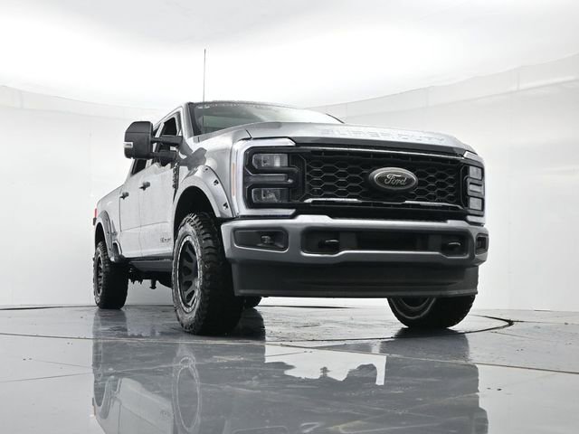New 2025 Ford F250 XLT w/ Black Appearance Package image 31