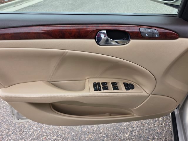 Used 2009 Buick Lucerne CXL FWD image 23