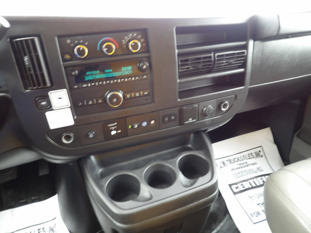Used 2022 GMC Savana 3500 Extended w/ Power Convenience Package RWD image 22