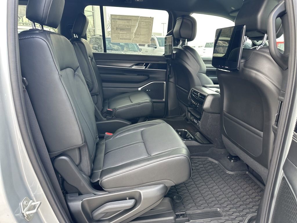 Used 2024 Jeep Wagoneer Series III w/ Rear Seat Video Group 1 image 19