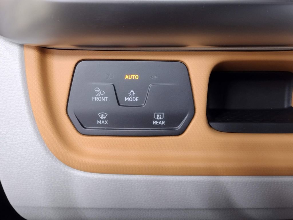 New 2025 Volkswagen ID. Buzz 1st Edition image 32