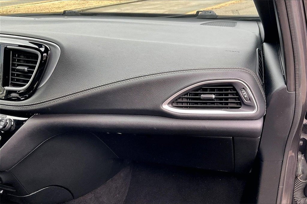 Used 2018 Chrysler Pacifica Limited w/ Advanced Safetytec Group image 15