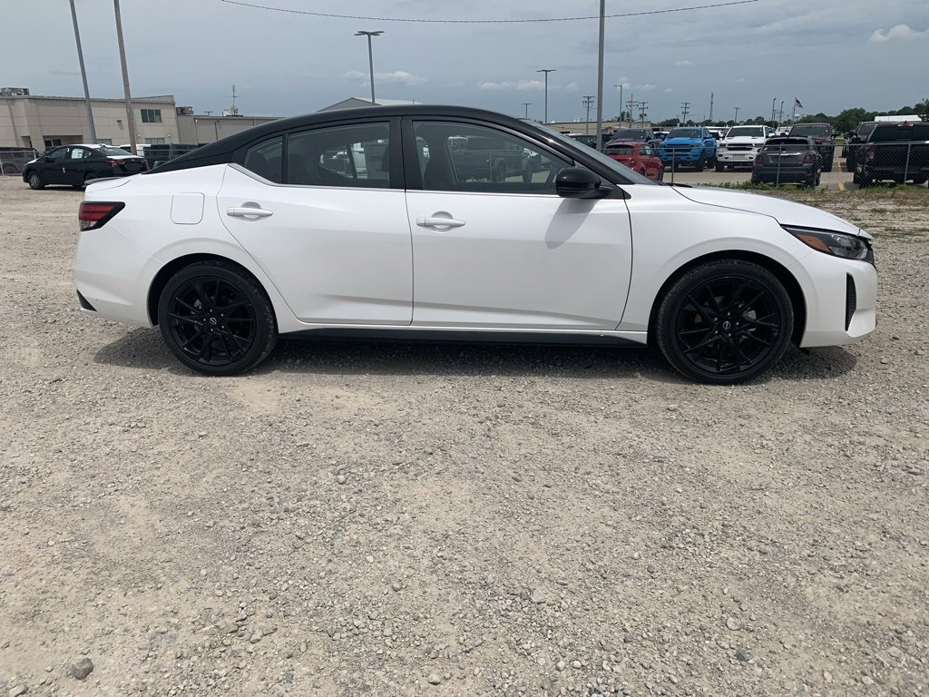 New 2025 Nissan Sentra SR w/ Midnight Edition image 4