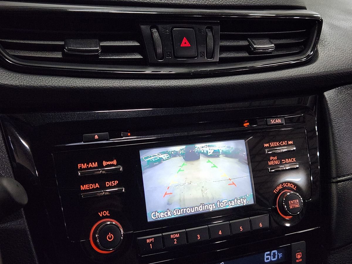 Used 2017 Nissan Rogue SV w/ SV Family Package FWD image 37