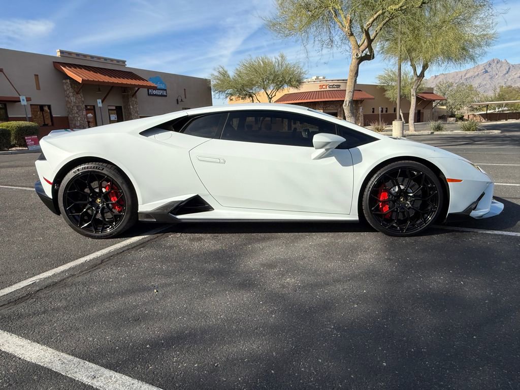 Used 2021 Lamborghini Huracan EVO image 27