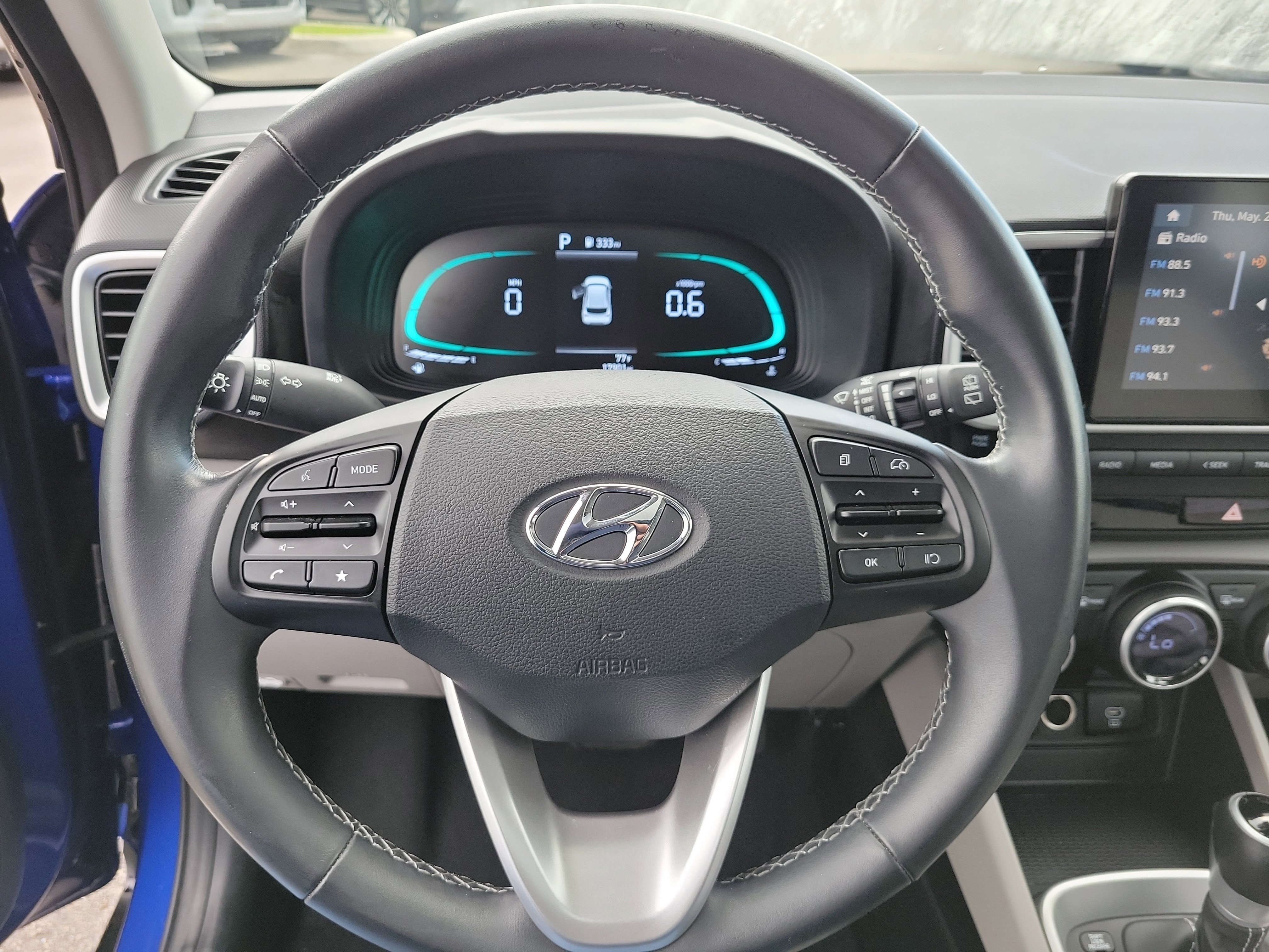 Used 2025 Hyundai Venue FWD image 20