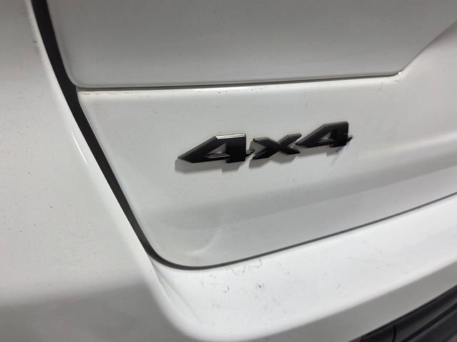 Used 2023 Jeep Grand Cherokee Altitude AWD/4WD image 10