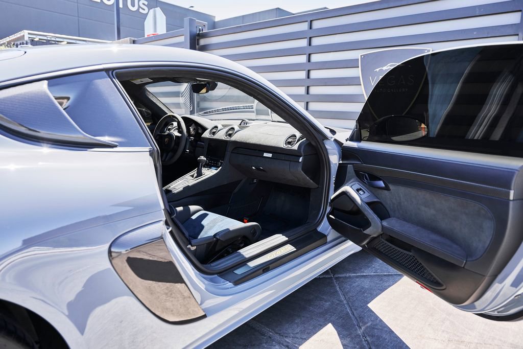 Used 2023 Porsche 718 Cayman GT4 RS RWD image 34
