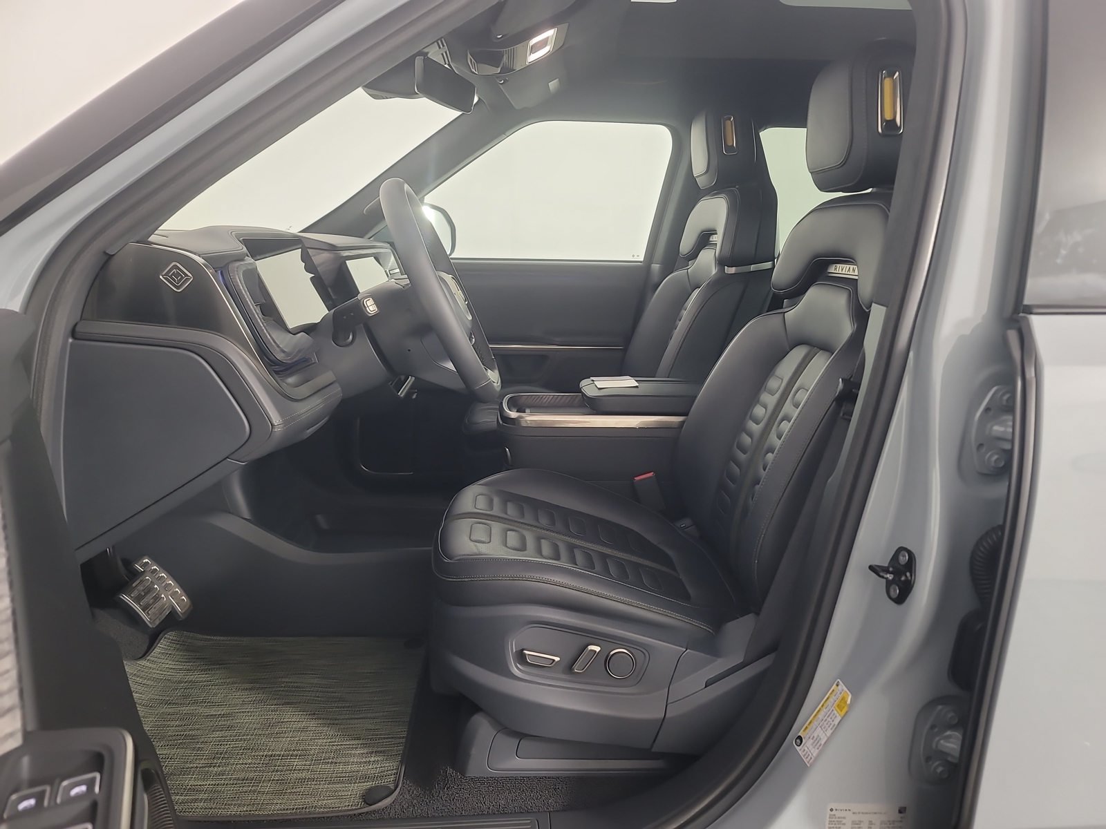 Used 2022 Rivian R1S Launch Edition Quad AWD/4WD image 20