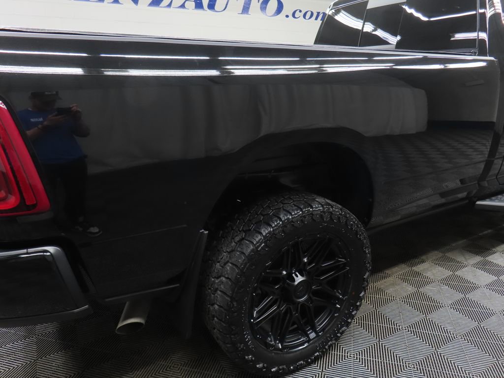 Used 2025 RAM 2500 Big Horn AWD/4WD image 40