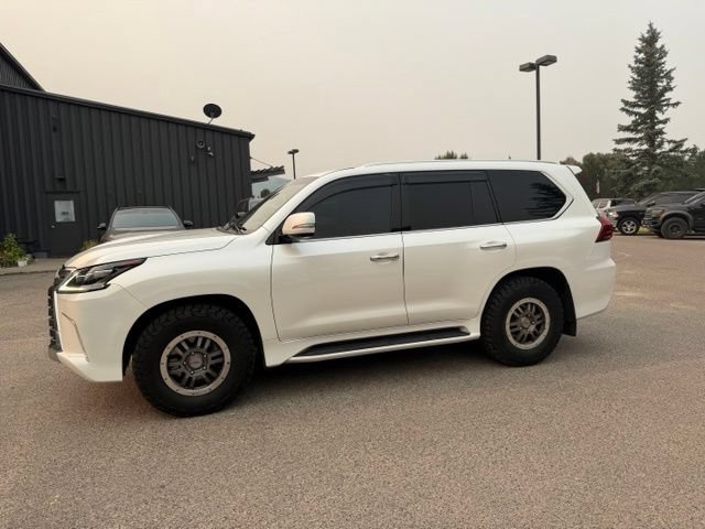 Used 2017 Lexus LX 570 4WD w/ Luxury Package image 15