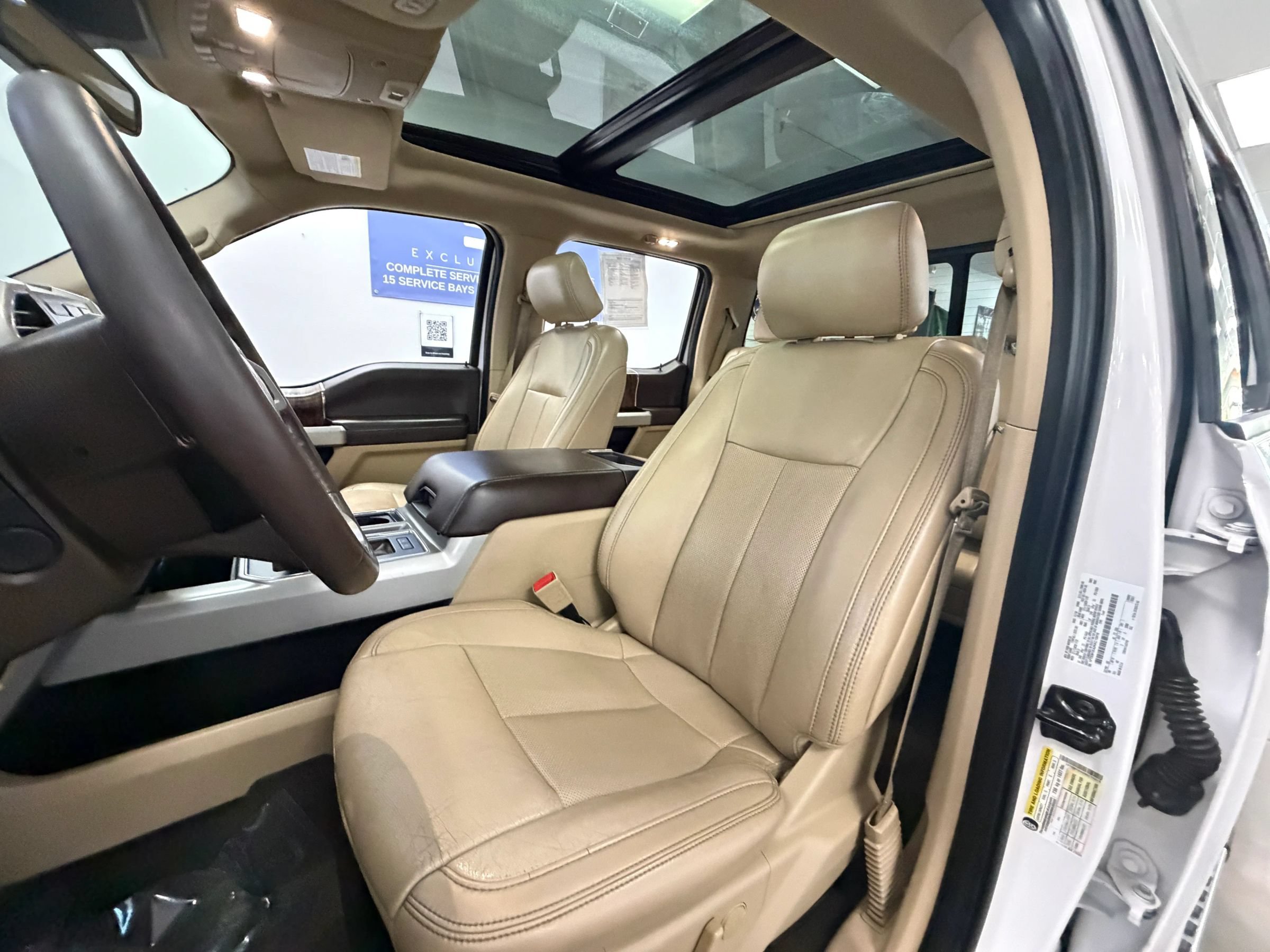 Used 2019 Ford F150 Lariat w/ Equipment Group 502A Luxury AWD/4WD image 19