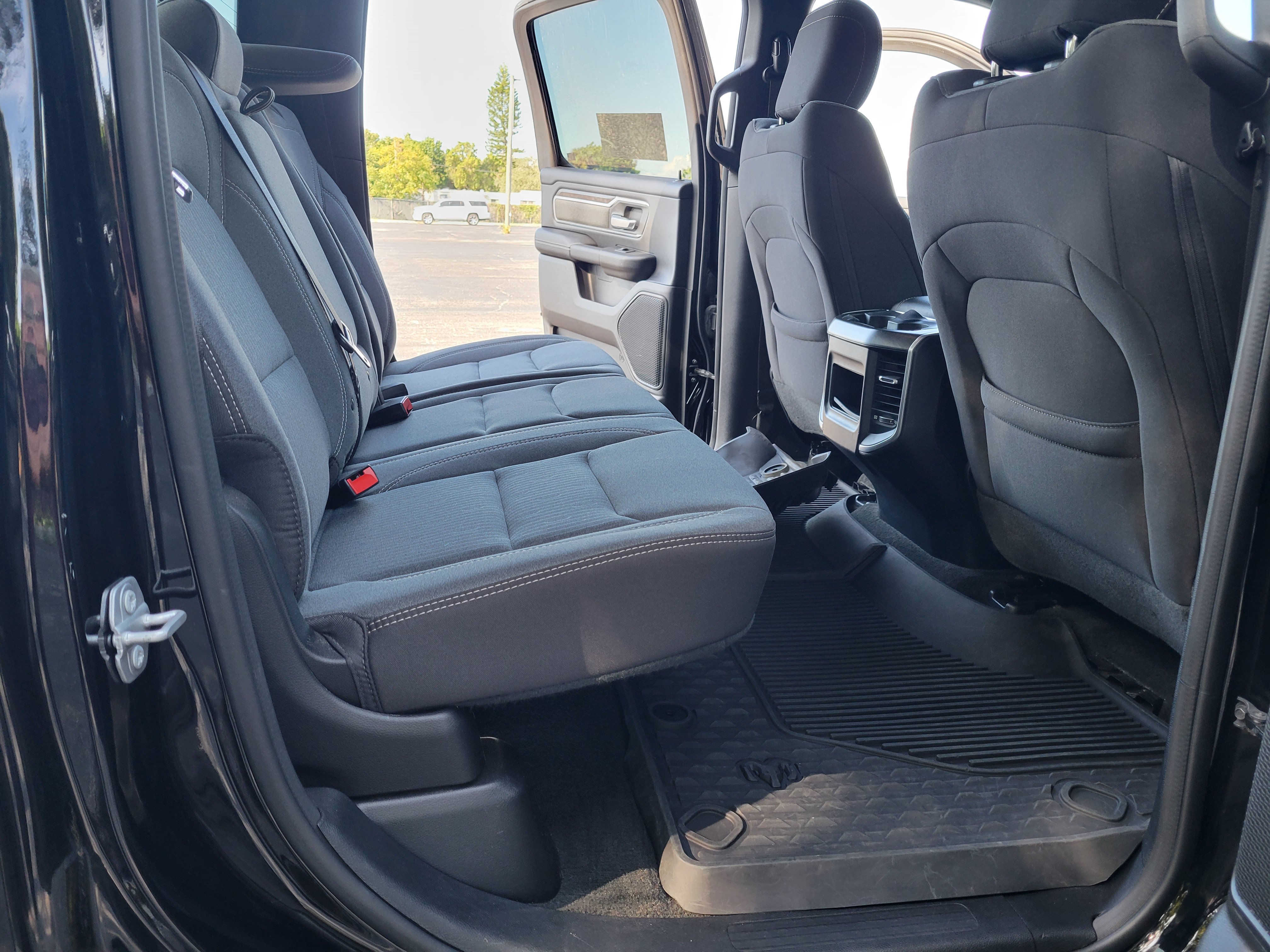 Used 2022 RAM 1500 Big Horn AWD/4WD image 38