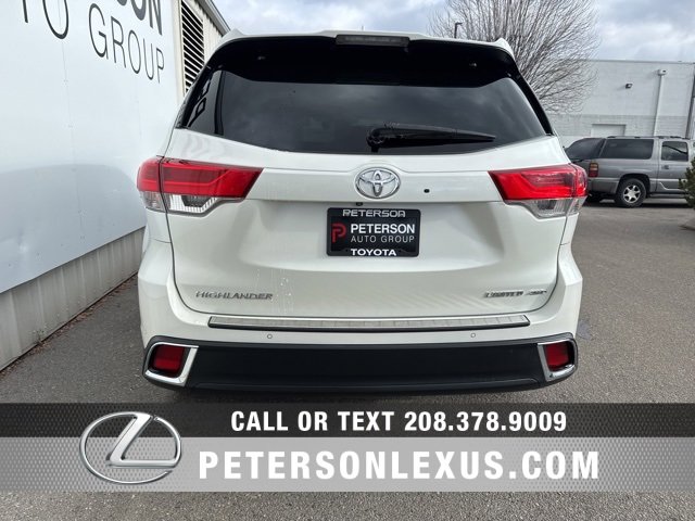 Used 2017 Toyota Highlander AWD V6 image 4