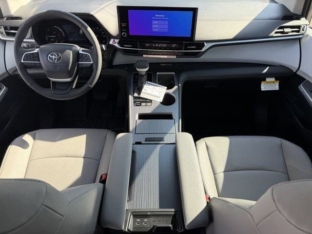 New 2026 Toyota Sienna XLE FWD image 11