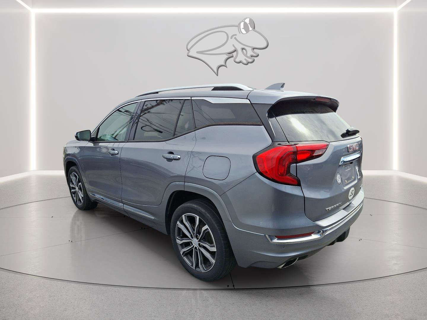 Used 2018 GMC Terrain Denali w/ Advanced Safety Package image 4