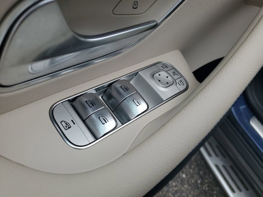 Used 2025 Mercedes-Benz GLE 350 4MATIC image 9