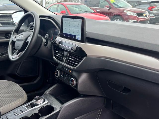 Used 2022 Ford Escape SE image 13