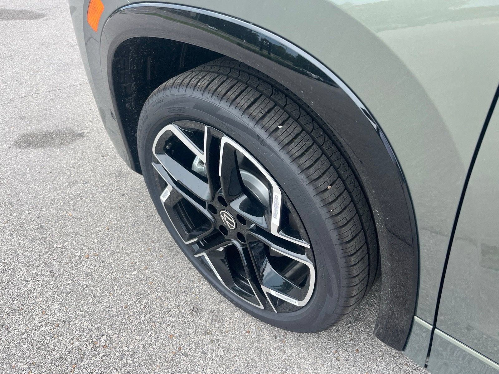 New 2026 Volkswagen Tiguan SEL R-Line AWD/4WD image 5