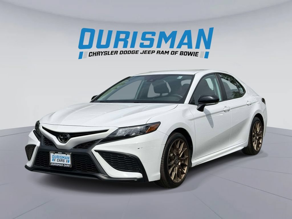 Used 2023 Toyota Camry SE AWD/4WD image 5