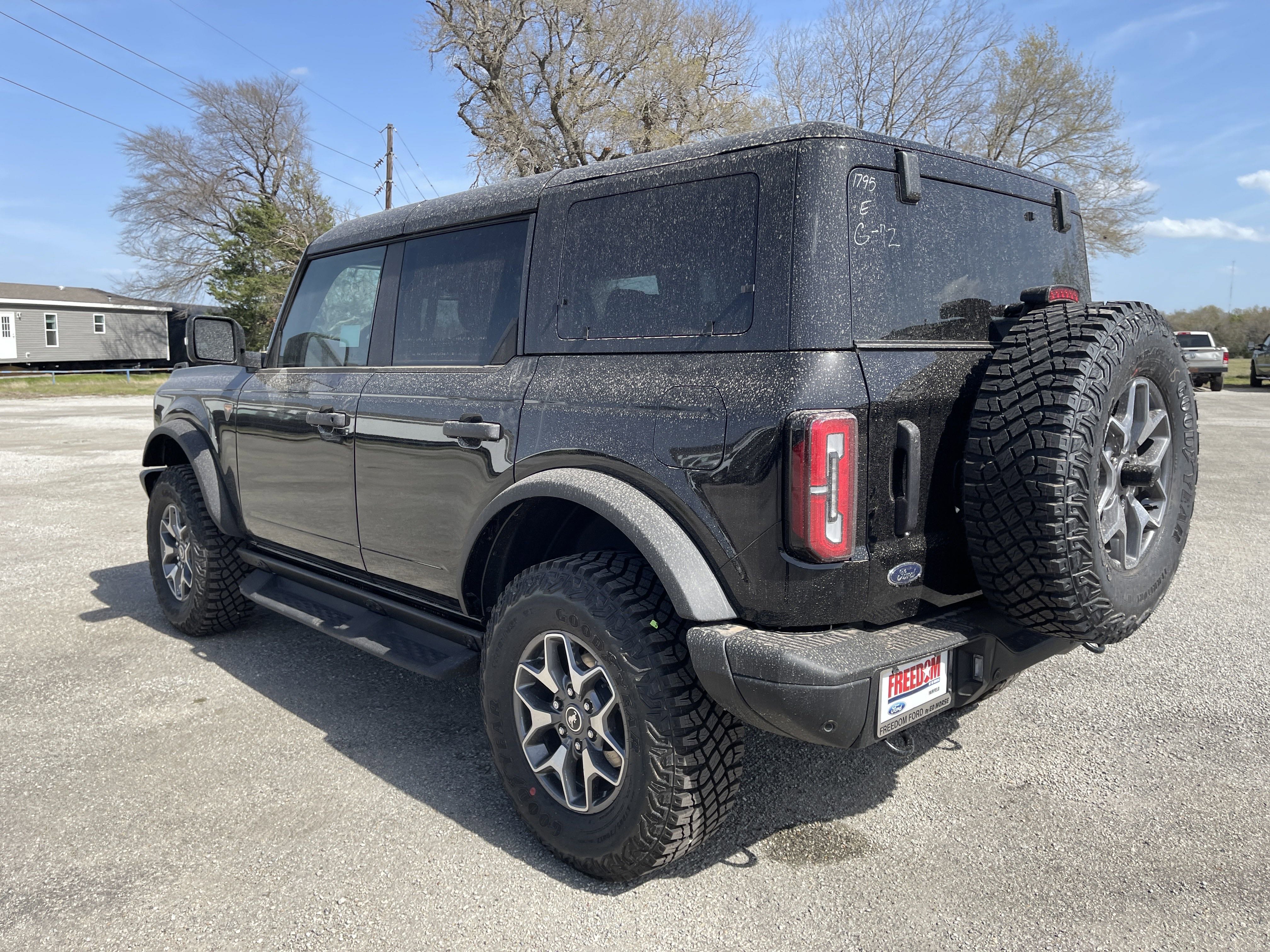 New 2025 Ford Bronco Badlands image 6