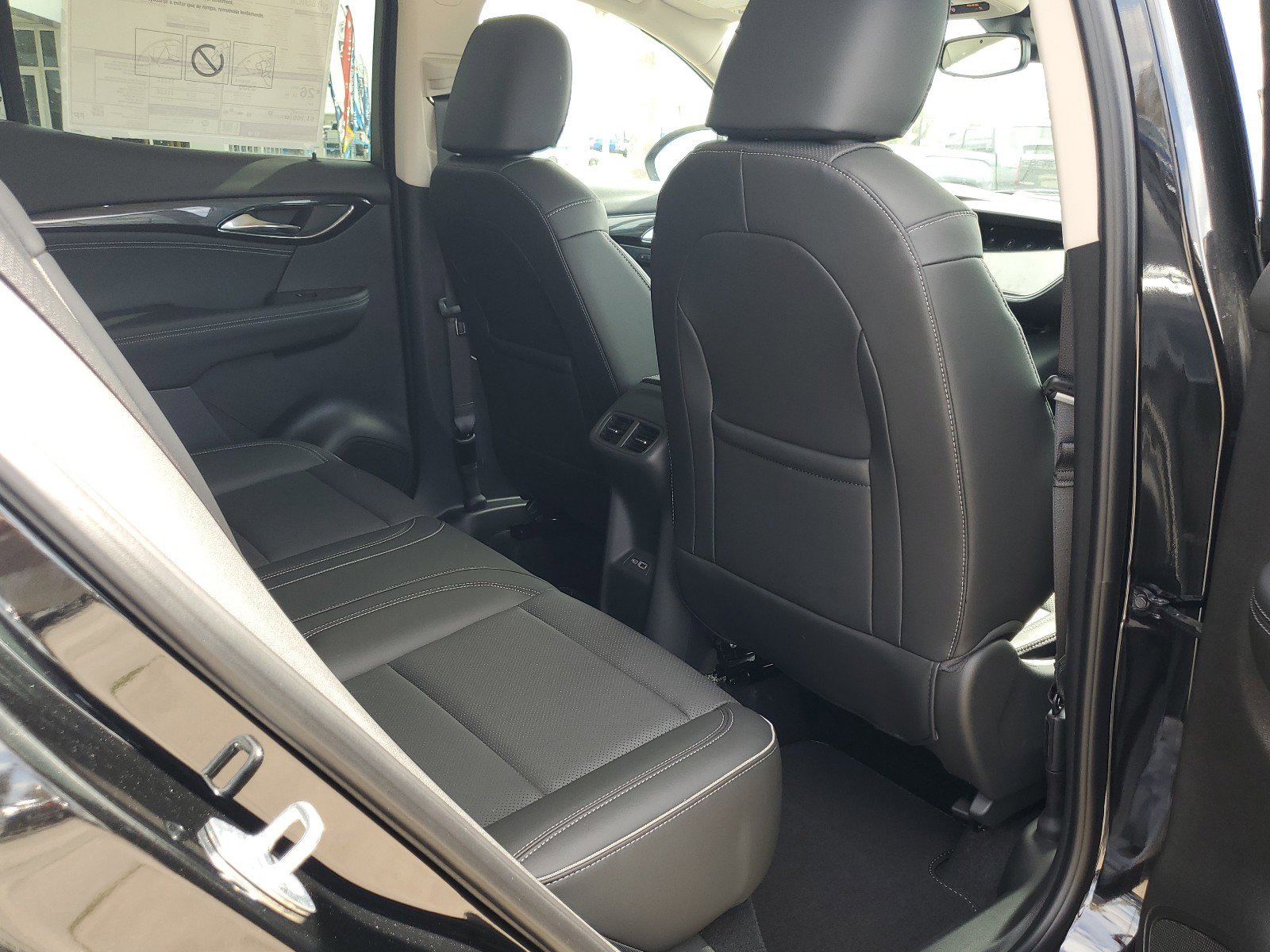 Used 2023 Buick Envision Essence image 11