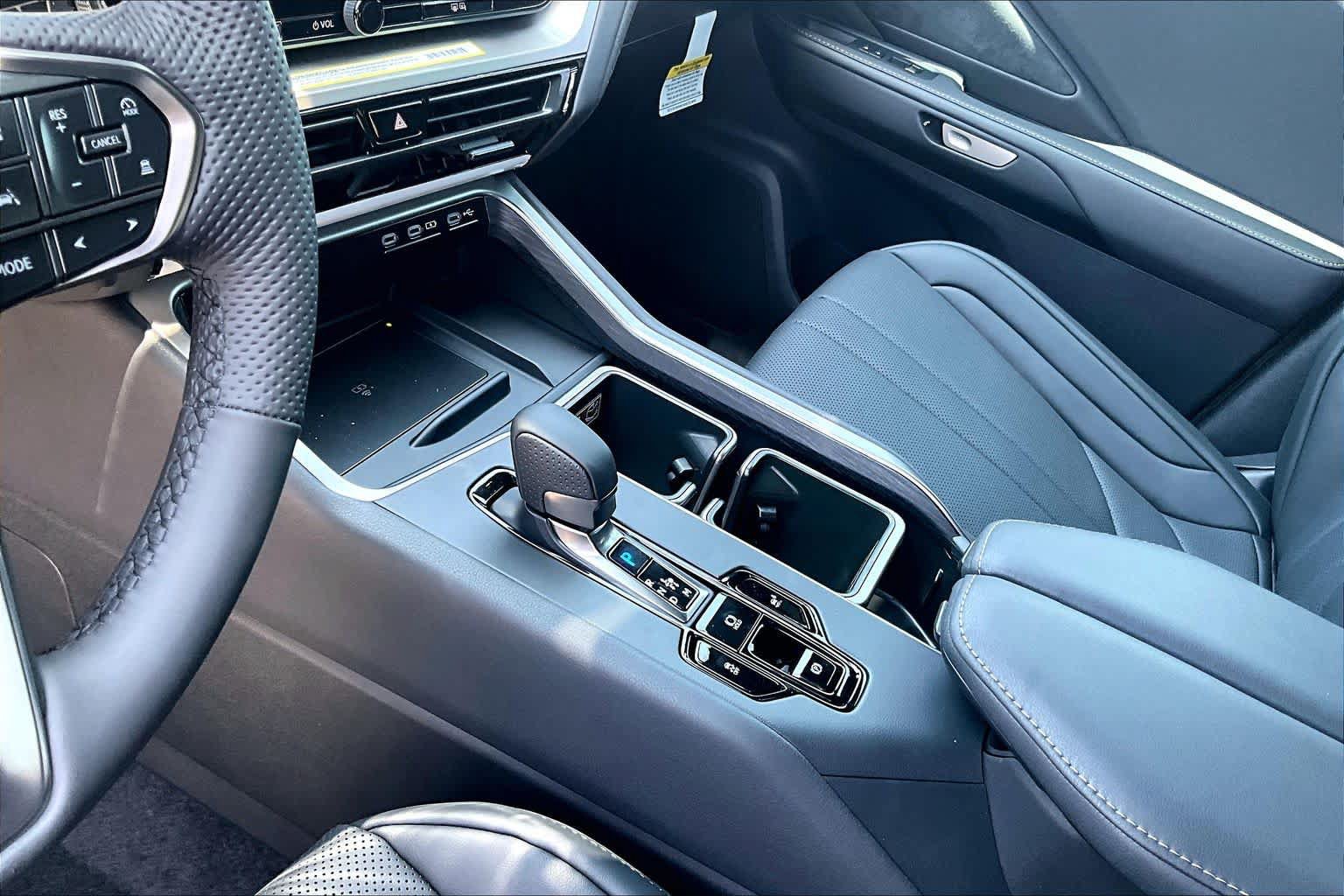 New 2026 Lexus TX 500h AWD image 11