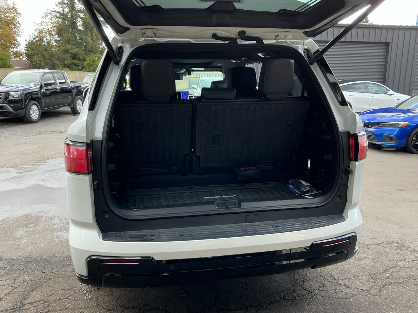 Used 2023 Toyota Sequoia Platinum image 26