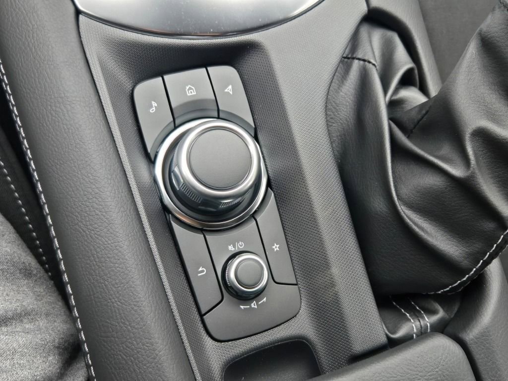 New 2025 MAZDA MX-5 Miata Club w/ Weather Package image 18