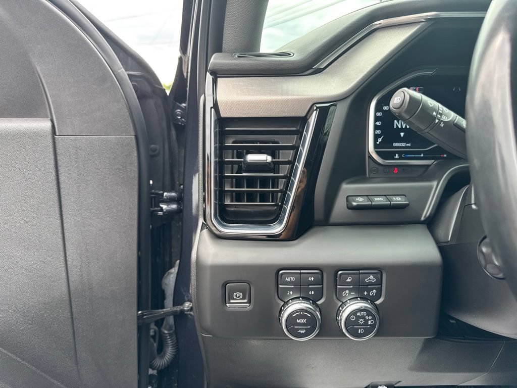 Used 2024 GMC Sierra 1500 Denali w/ Denali Reserve Package AWD/4WD image 12