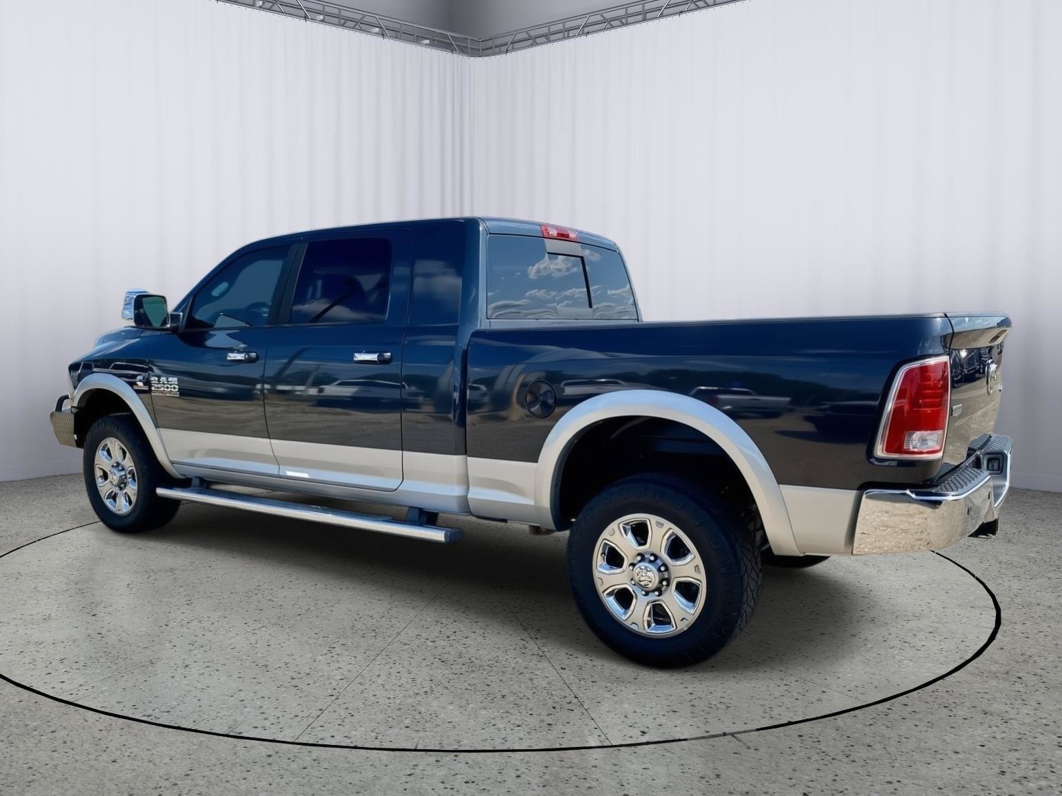 Used 2015 RAM 2500 Laramie w/ Convenience Group AWD/4WD image 10