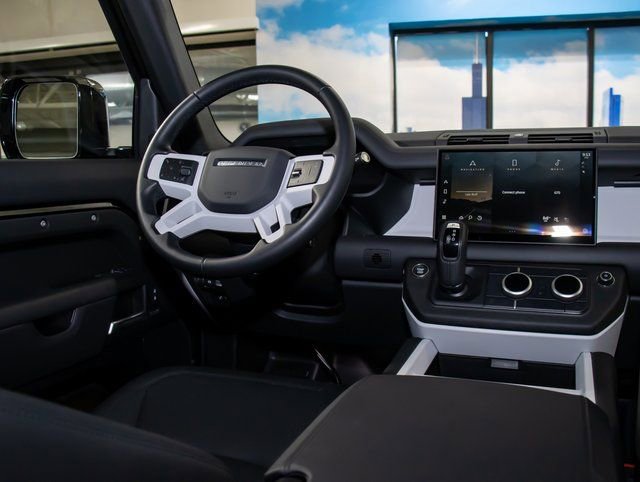 Certified 2025 Land Rover Defender 90 X-Dynamic SE image 16