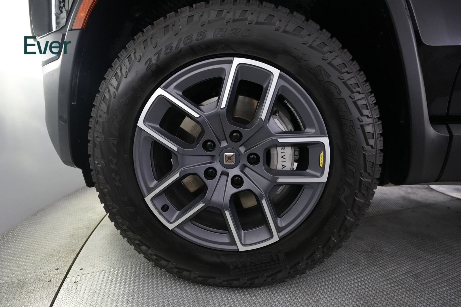 Used 2024 Rivian R1S Adventure AWD/4WD image 19