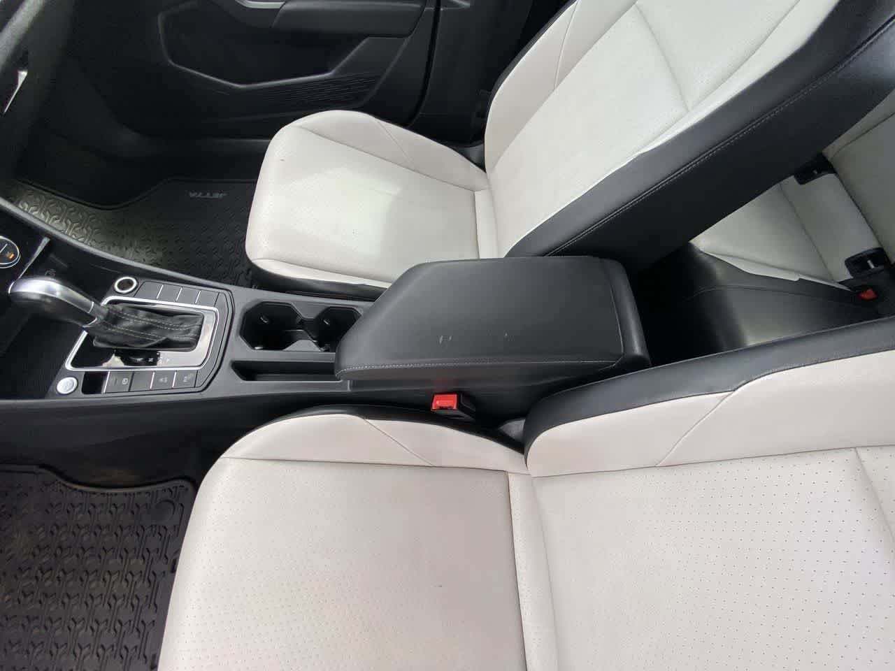 Used 2019 Volkswagen Jetta R-Line FWD image 20