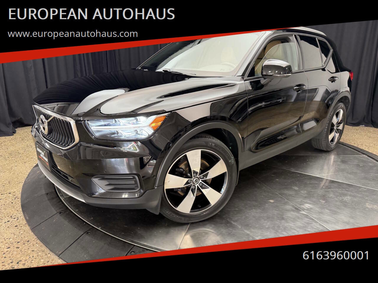 Used 2019 Volvo XC40 T5 Momentum image 1